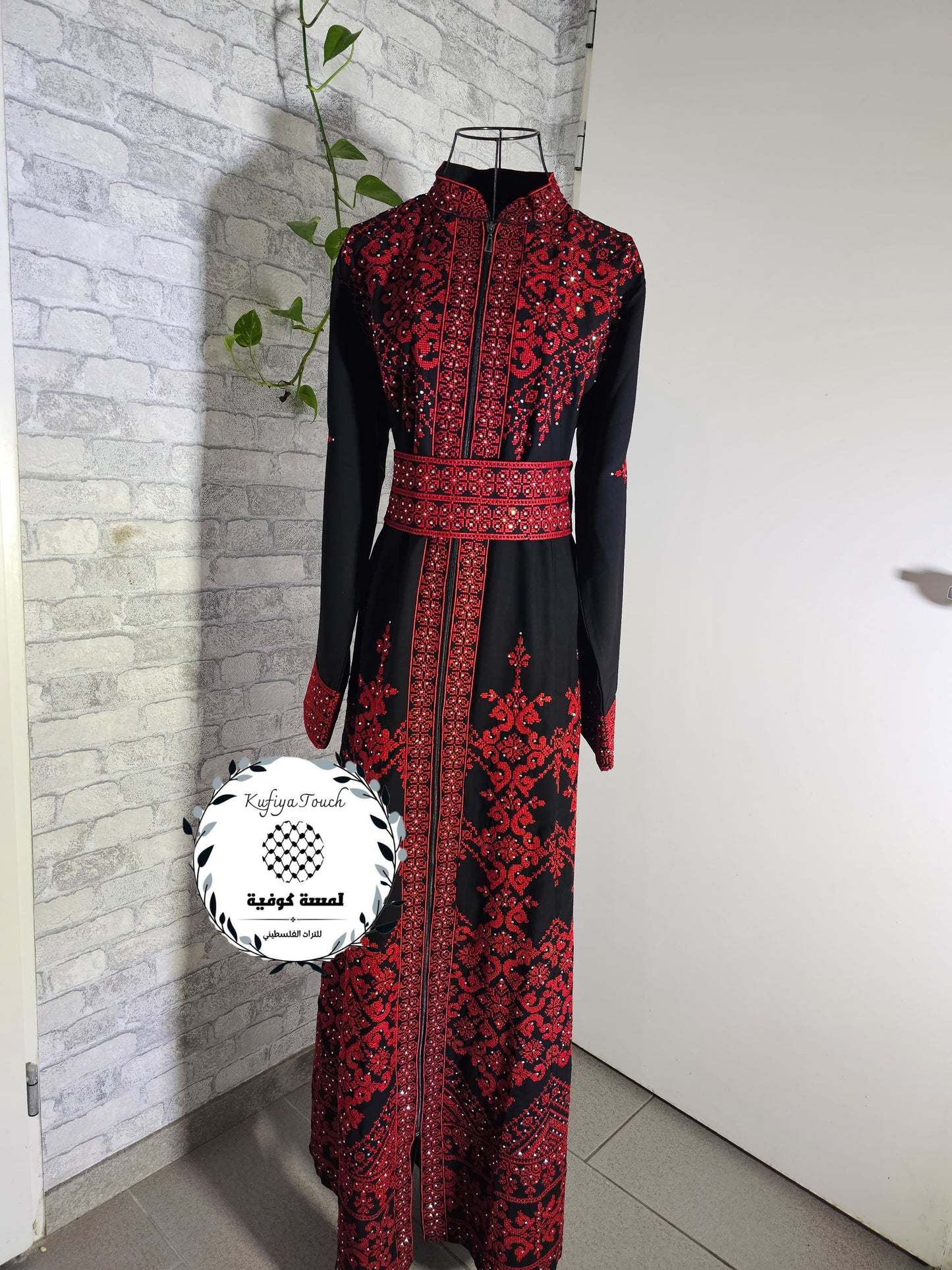 zwart-rood rits thobe